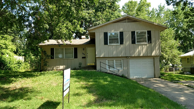 975 3 Bedroom in Brentwood, Raytown - Rent shown is for an unfurnished unit